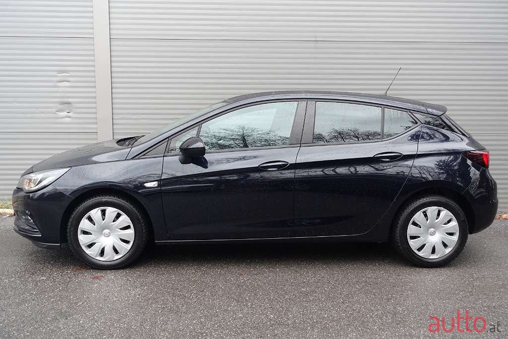 2018' Opel Astra photo #6