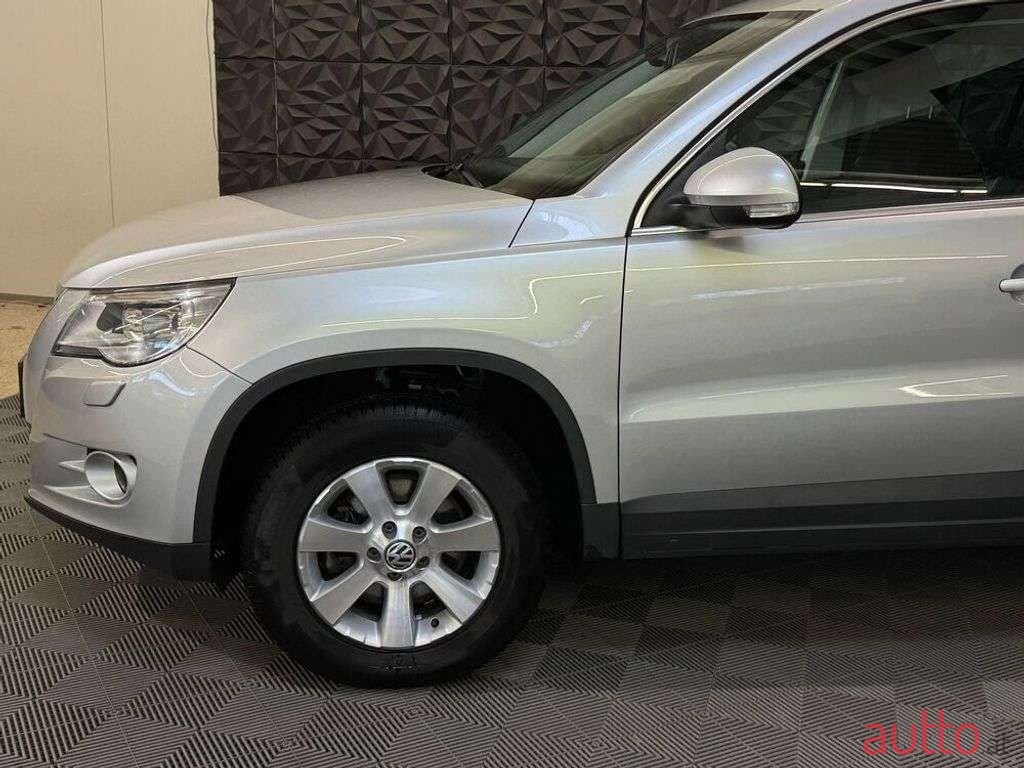 2008' Volkswagen Tiguan photo #6