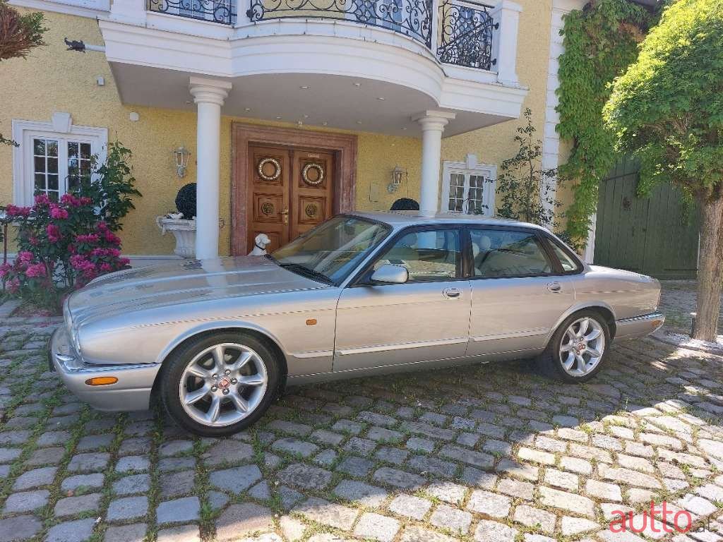 1998' Jaguar XJ photo #5