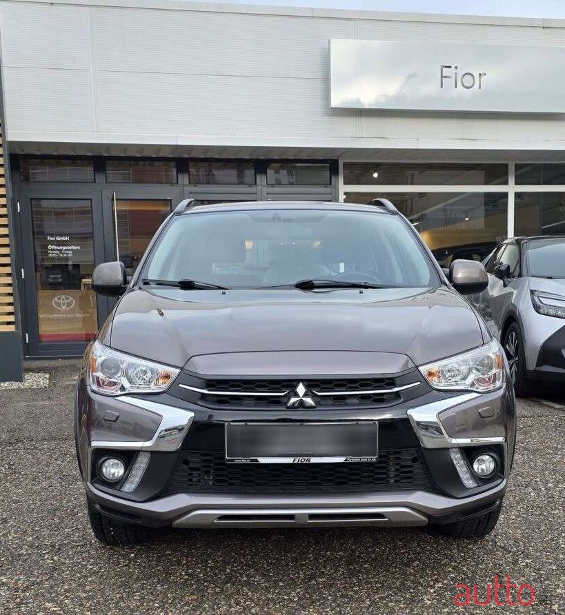 2019' Mitsubishi ASX photo #2