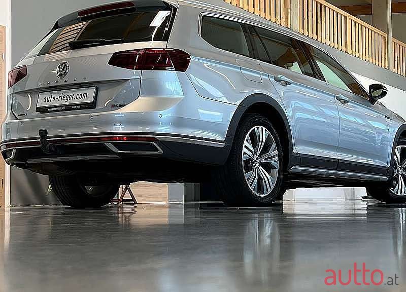 2020' Volkswagen Passat photo #3