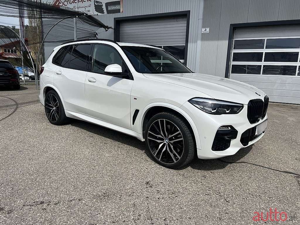 2020' BMW X5 photo #2