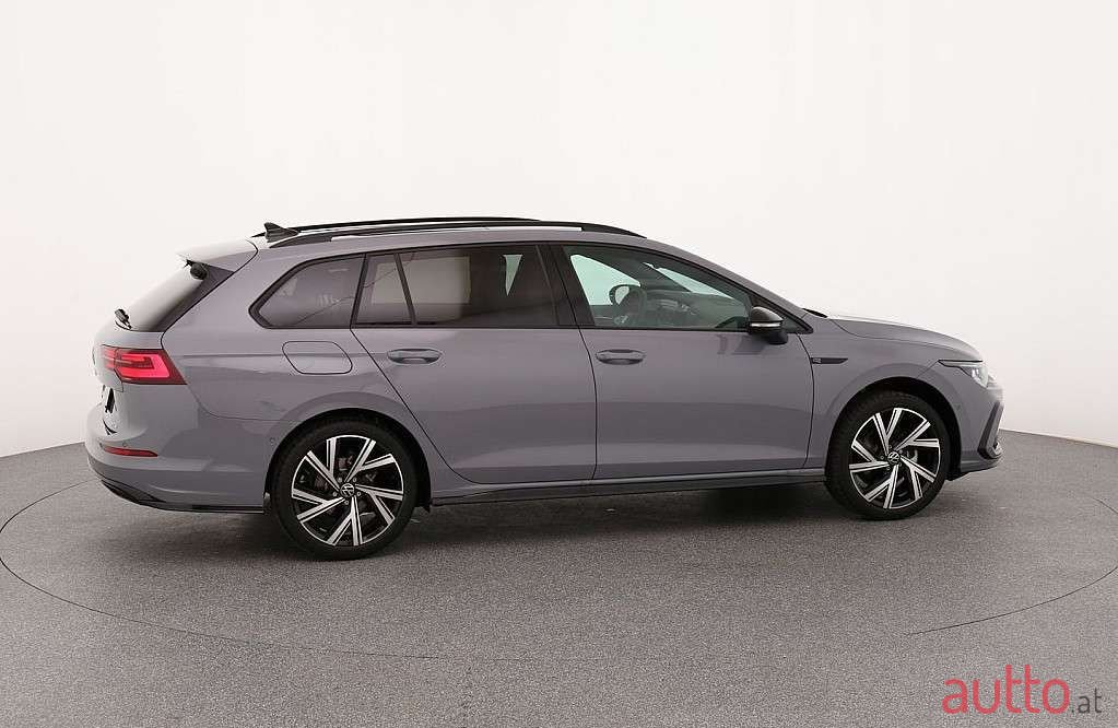 2023' Volkswagen Golf photo #6