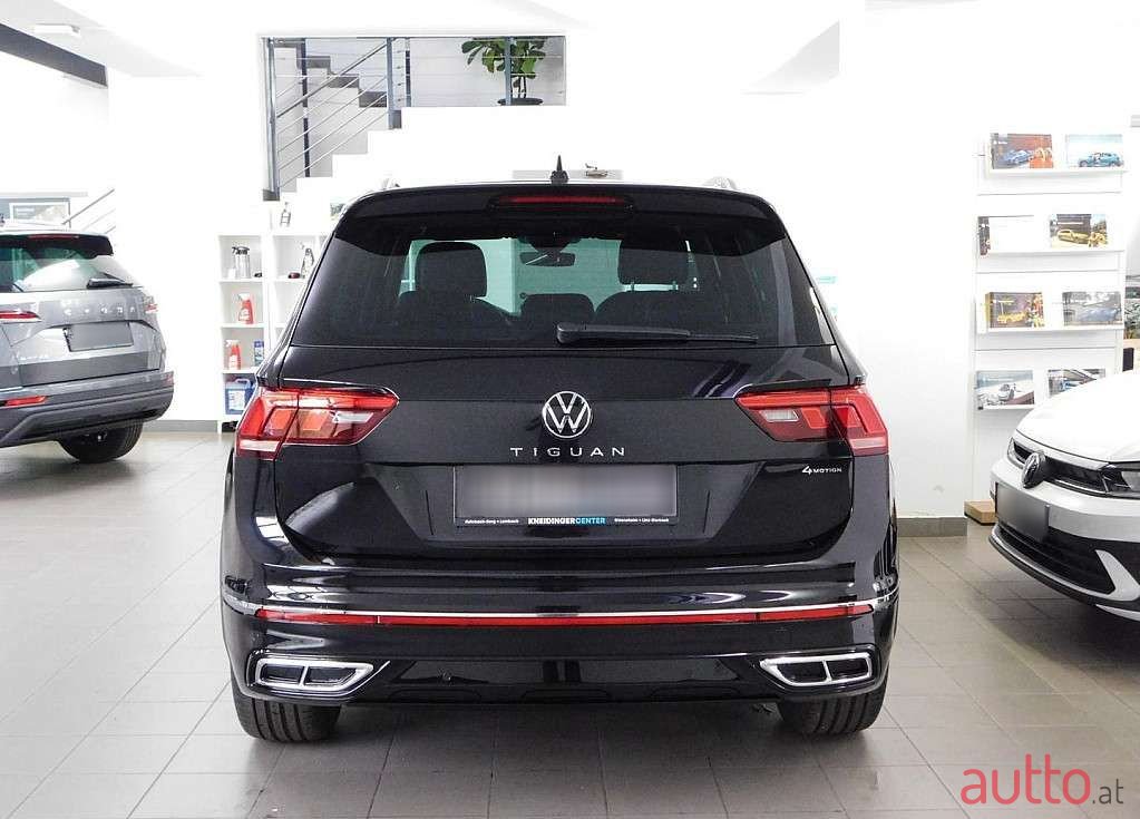 2023' Volkswagen Tiguan photo #5