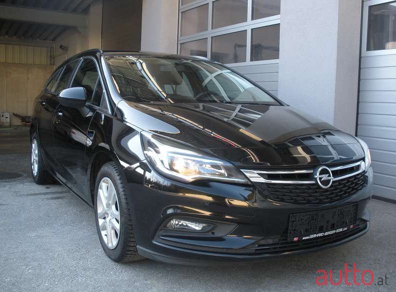 2017' Opel Astra photo #1