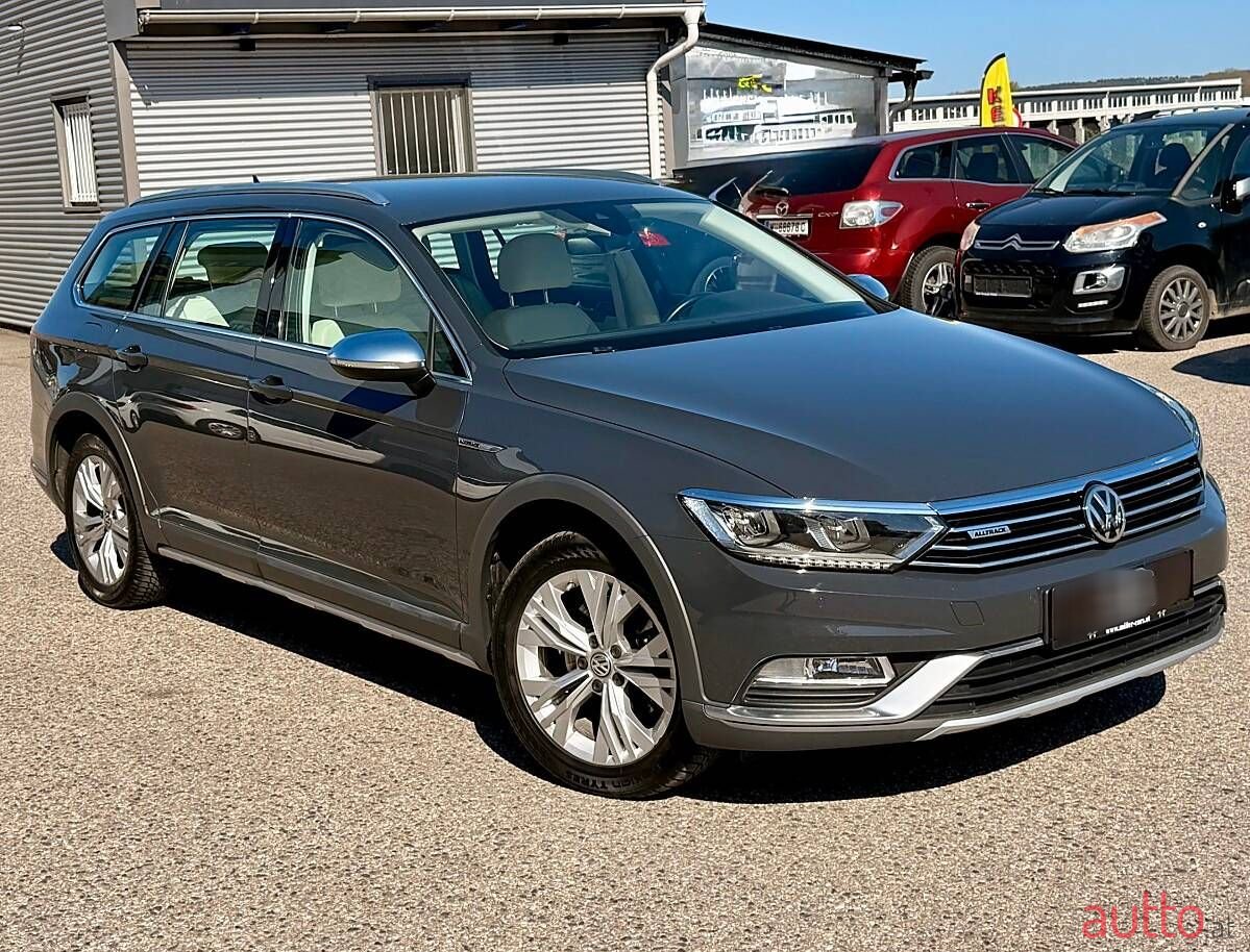 2018' Volkswagen Passat photo #3
