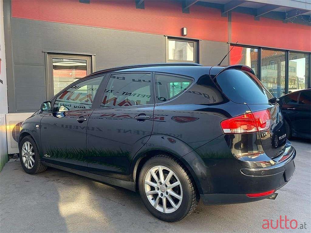 2012' SEAT Altea XL photo #3