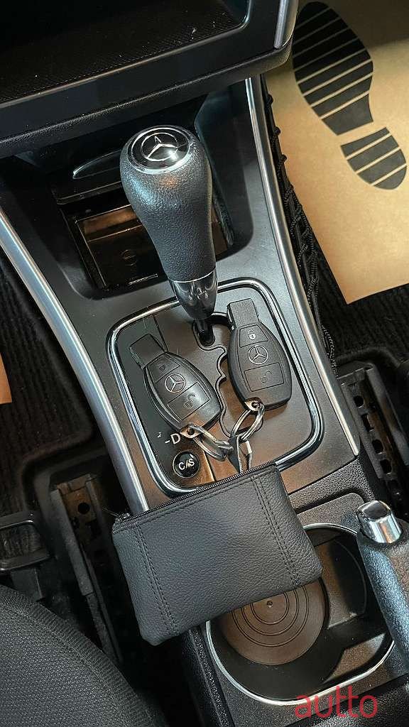 2014' Mercedes-Benz B-Klasse photo #2