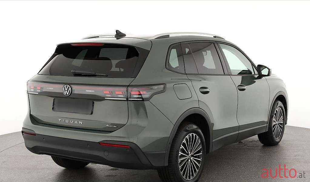 2024' Volkswagen Tiguan photo #1