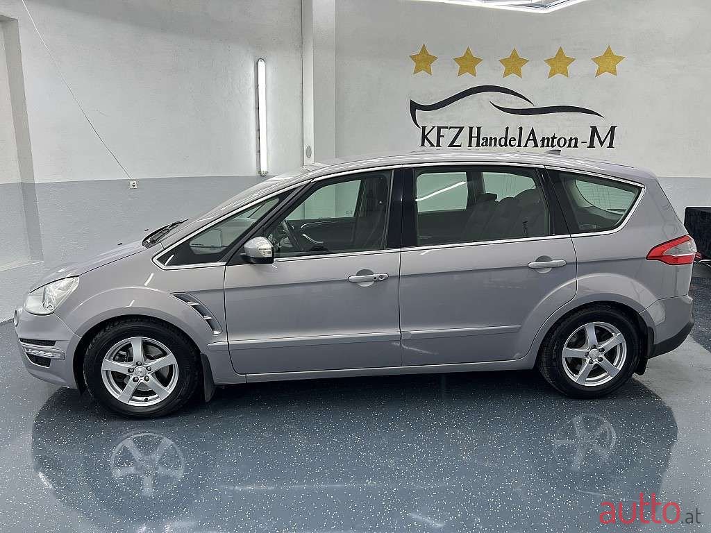 2013' Ford S-Max photo #2