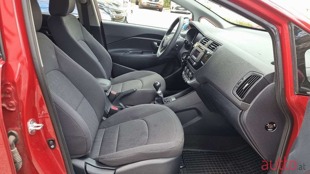 2016' Kia Rio photo #6