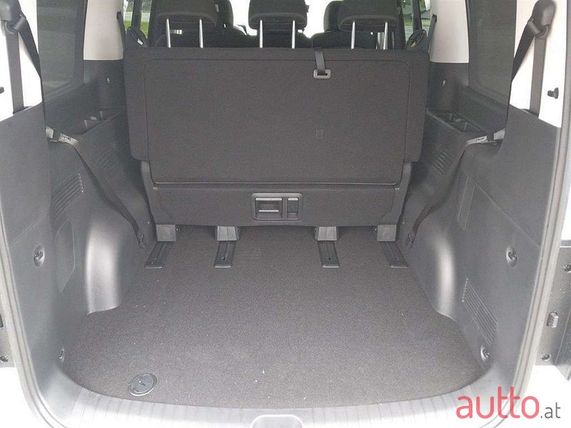 2023' Hyundai Staria photo #5