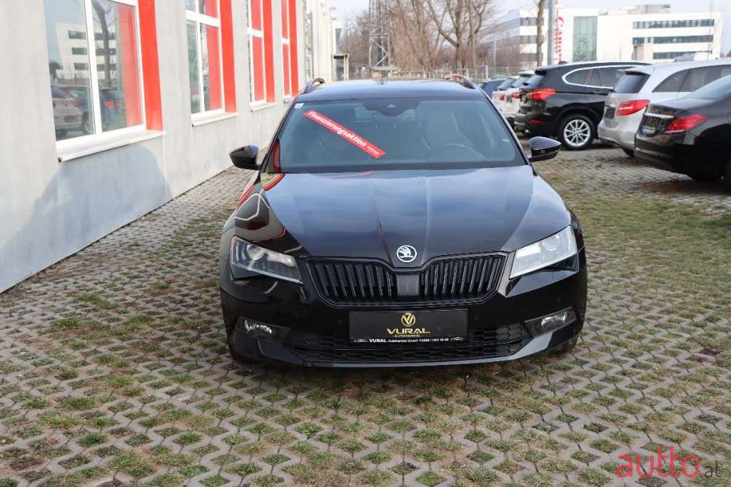 2019' Skoda Superb photo #2