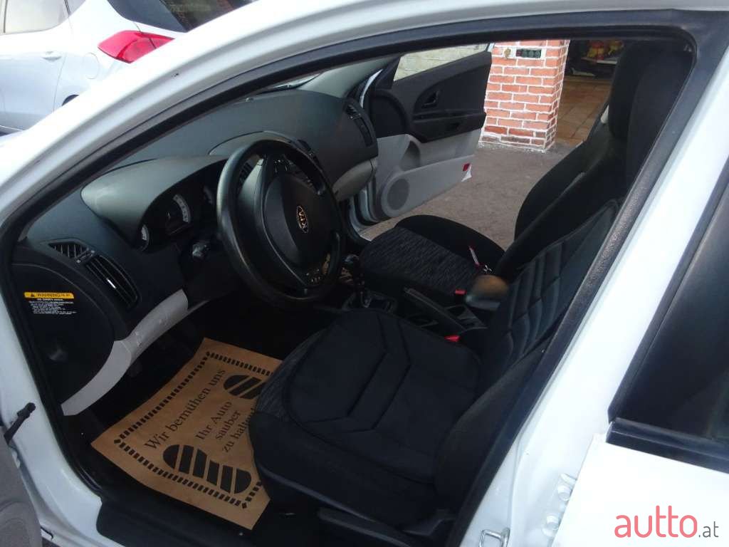 2009' Kia Ceed photo #2