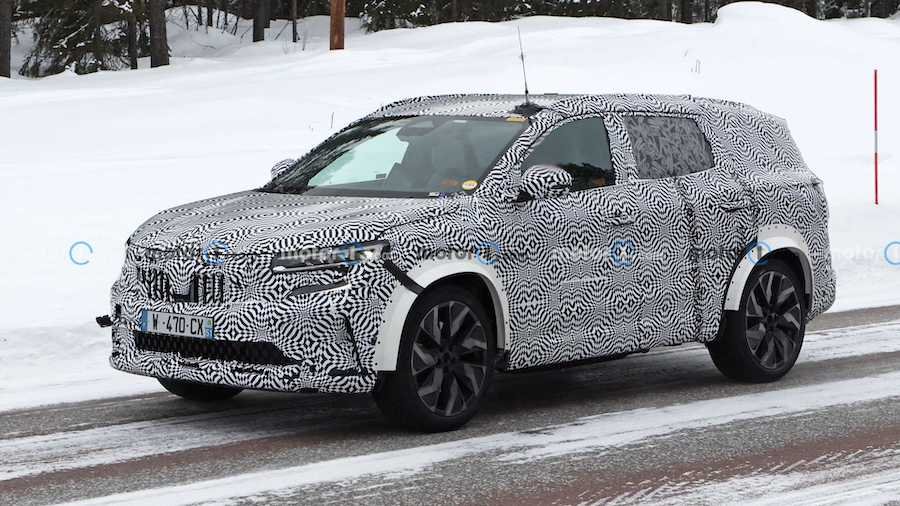 Renault Espace Spied Looking Weird With Extended Wheel Arches