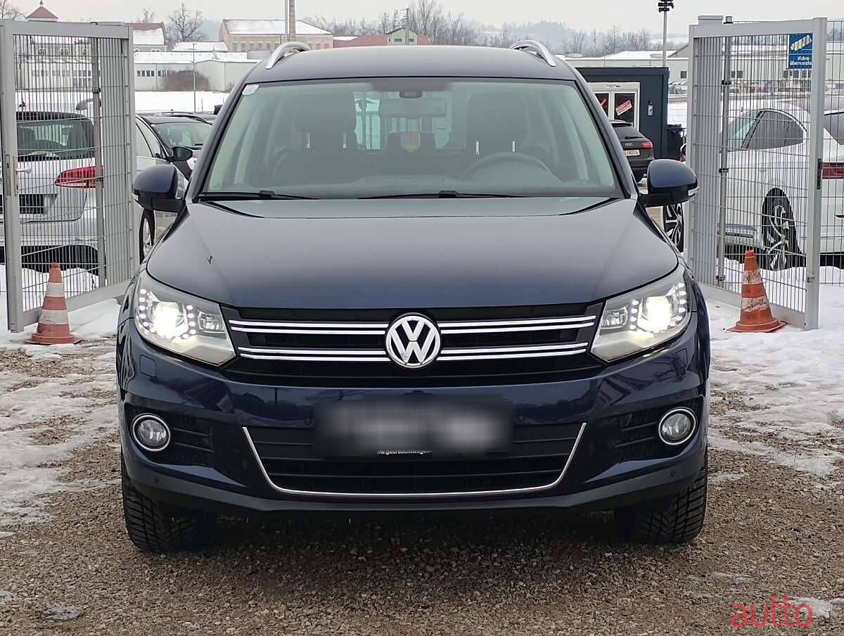 2014' Volkswagen Tiguan photo #2