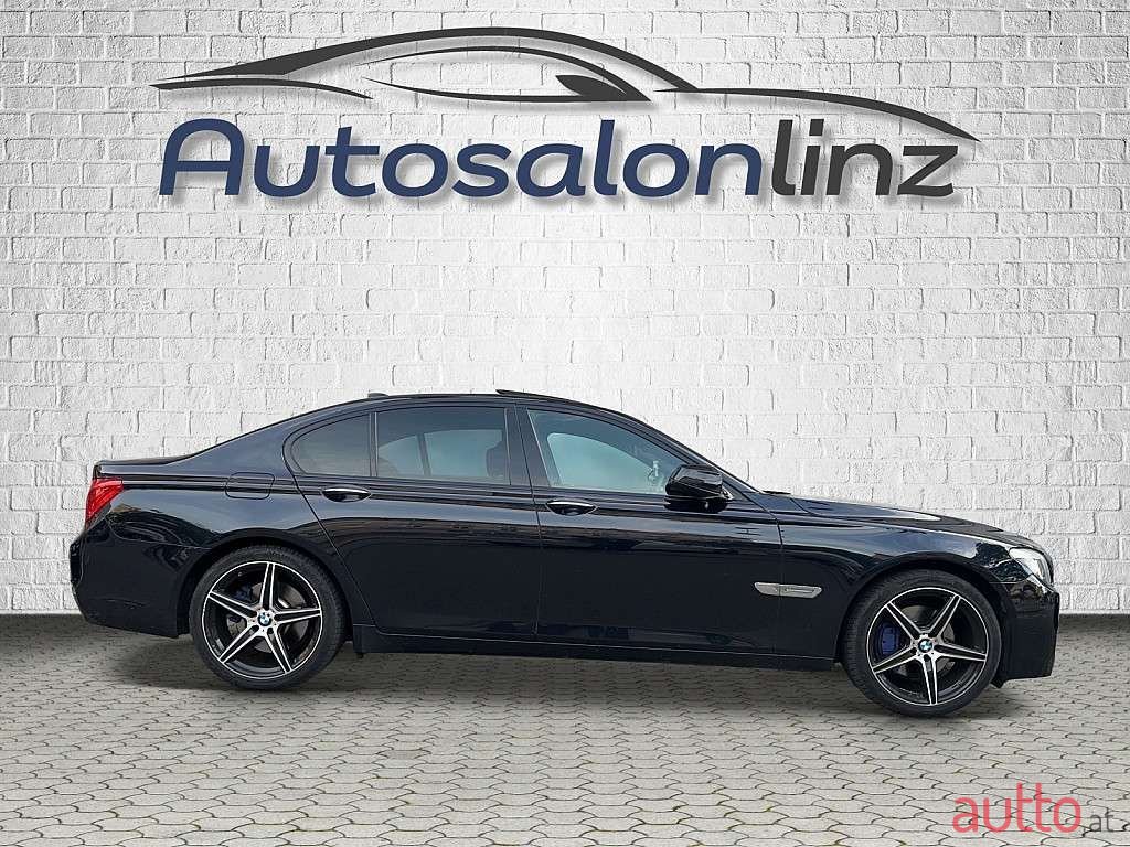 2011' BMW 7Er-Reihe photo #5