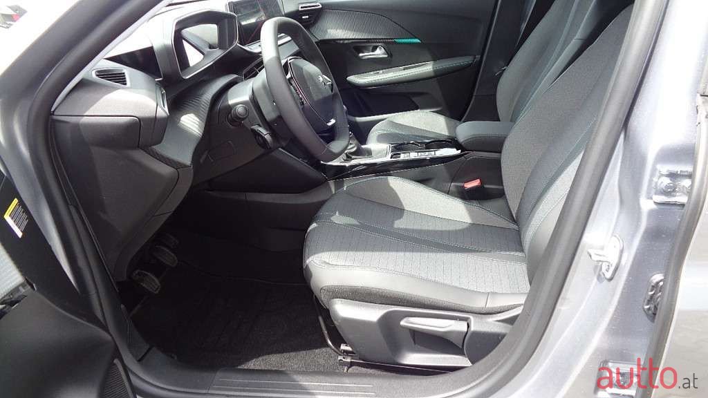 2022' Peugeot 208 photo #6