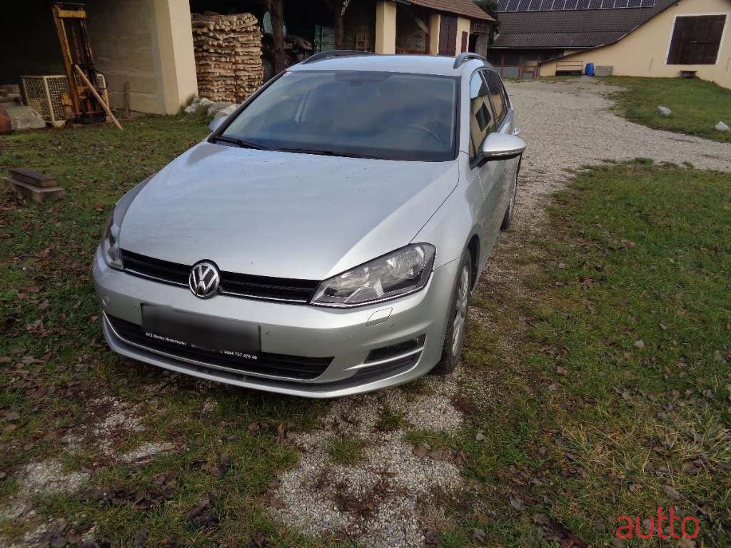 2016' Volkswagen Golf photo #1