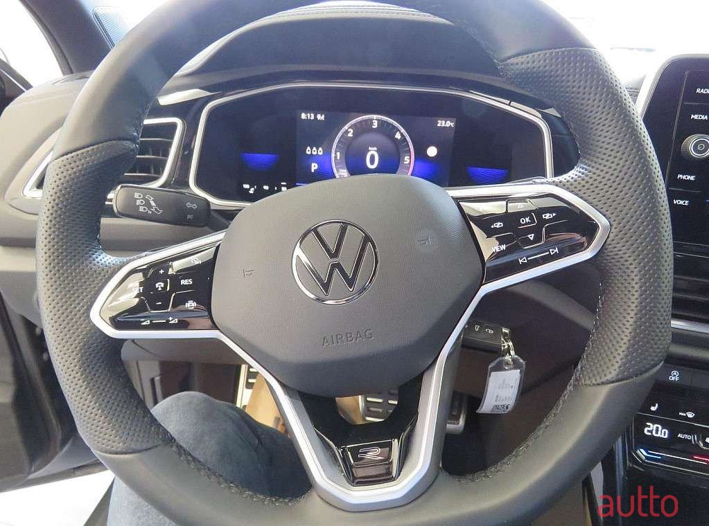 2022' Volkswagen T-Roc photo #6