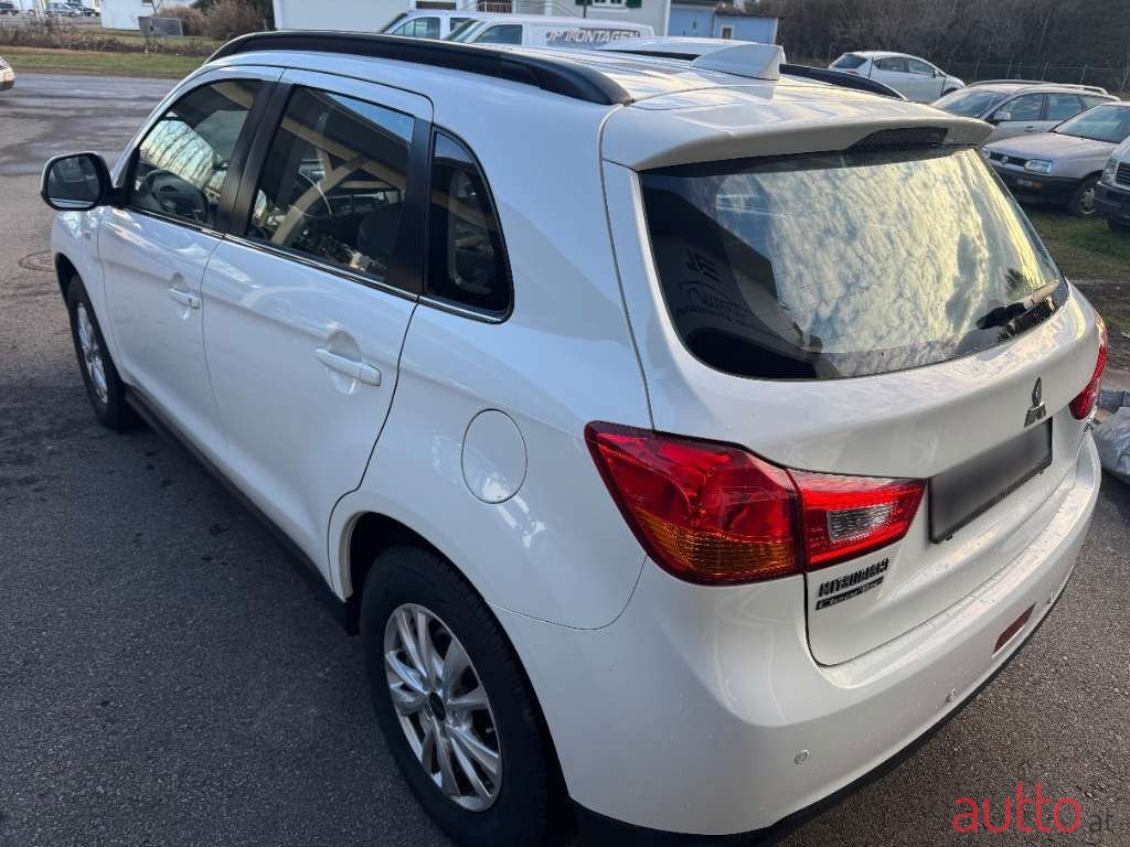 2017' Mitsubishi ASX photo #4