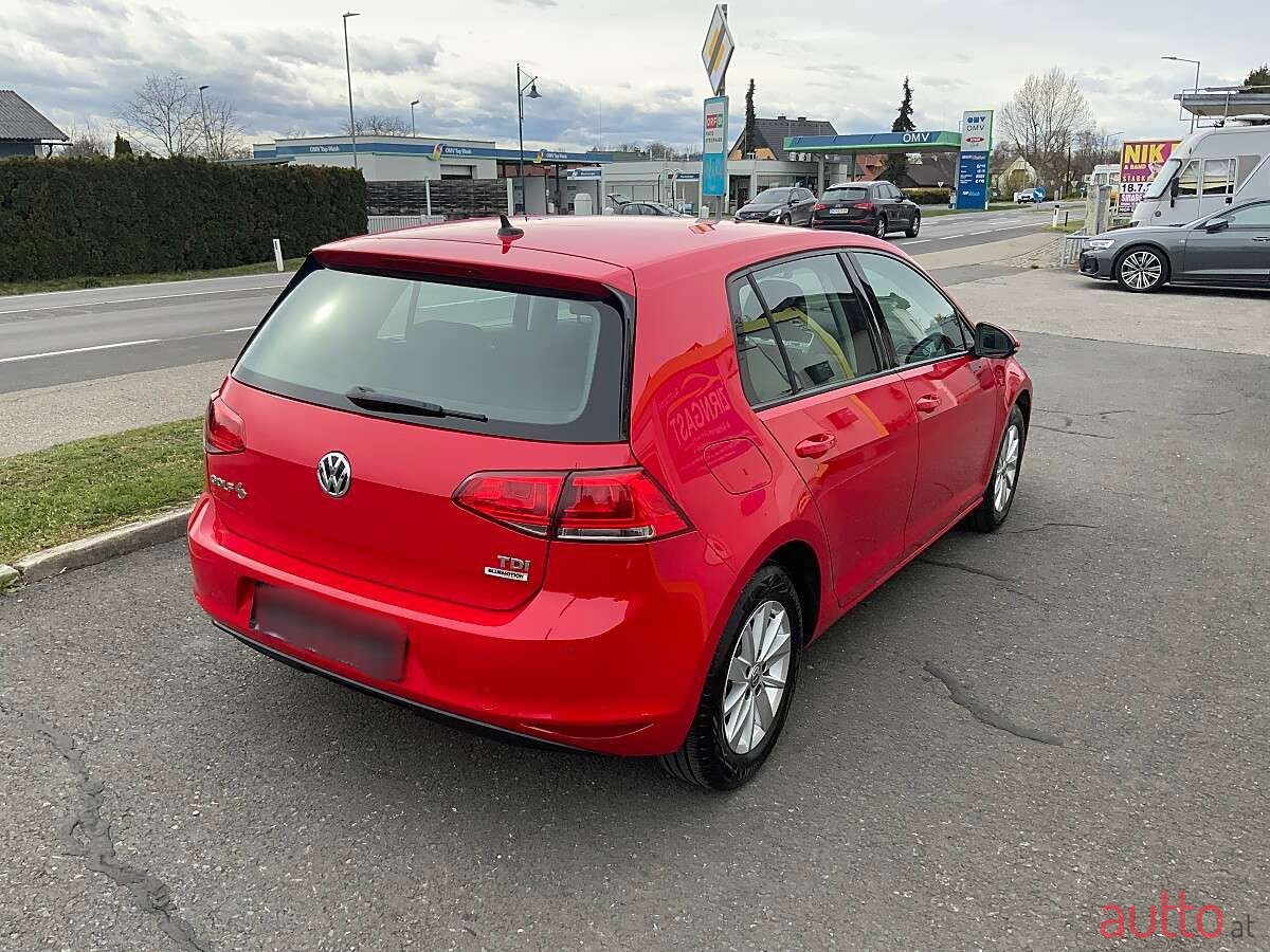 2017' Volkswagen Golf photo #5