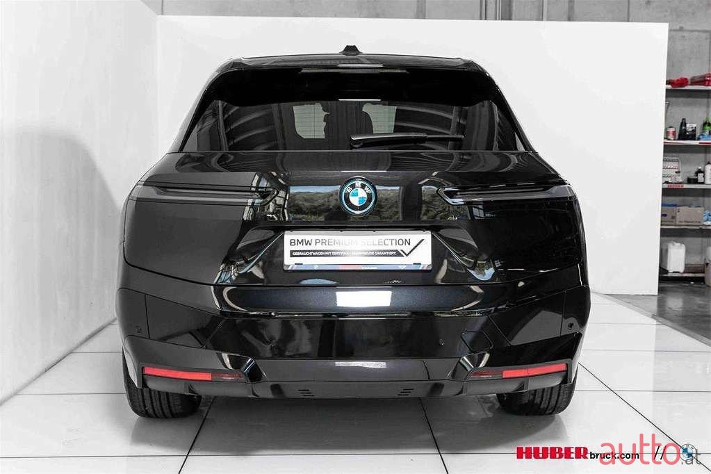 2022' BMW iX photo #5