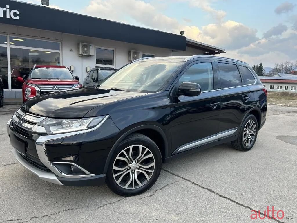 2017' Mitsubishi Outlander photo #1
