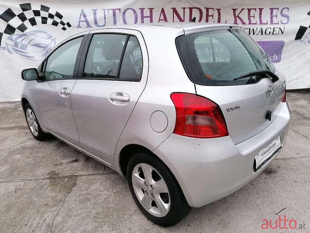 2007' Toyota Yaris photo #3