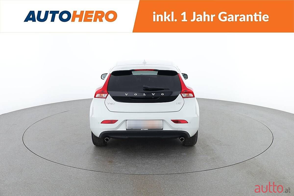 2019' Volvo V40 photo #4