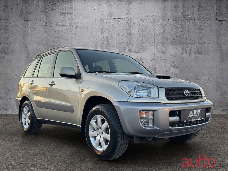 2002' Toyota RAV4 photo #1