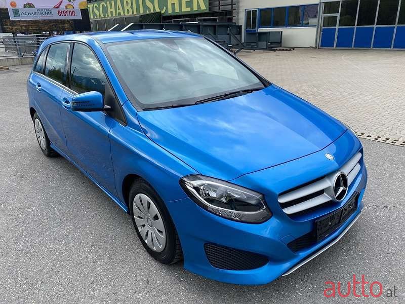 2017' Mercedes-Benz B-Klasse photo #2