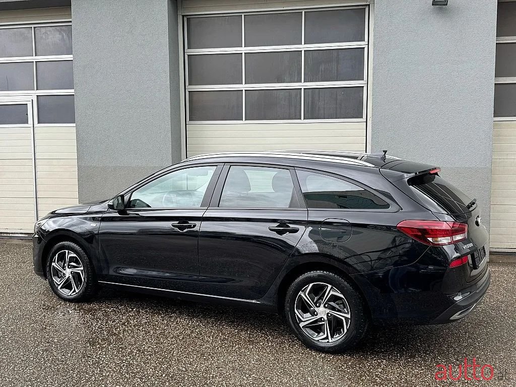 2021' Hyundai i30 photo #3
