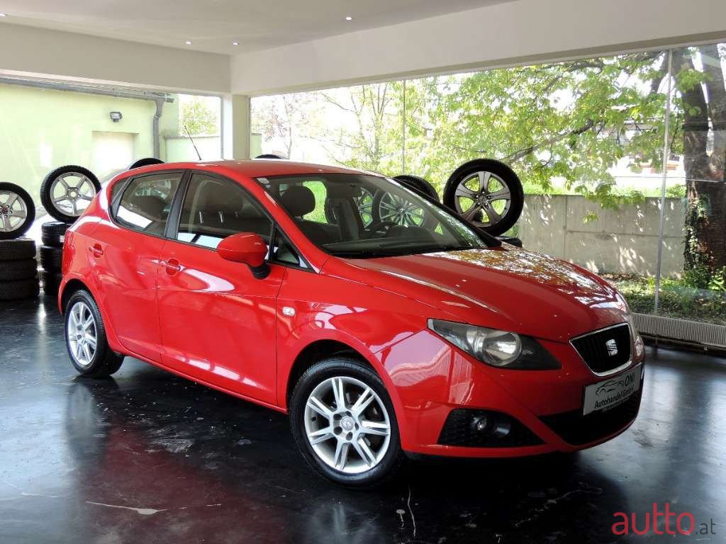 2011' SEAT Ibiza photo #4