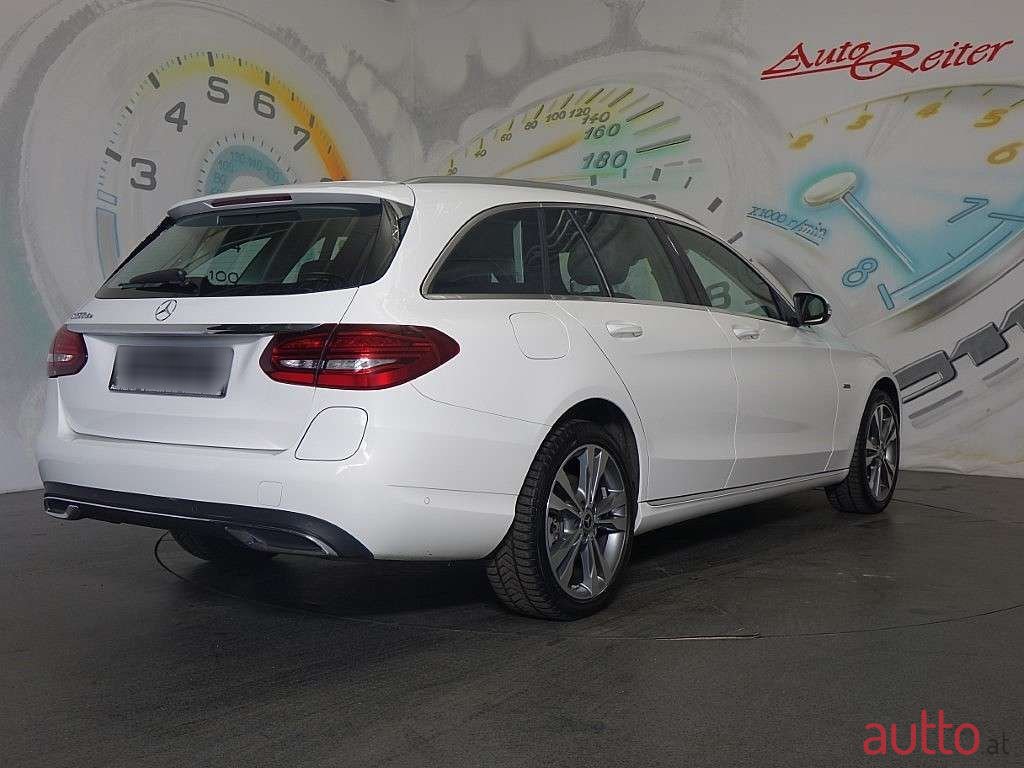2021' Mercedes-Benz C-Klasse photo #2