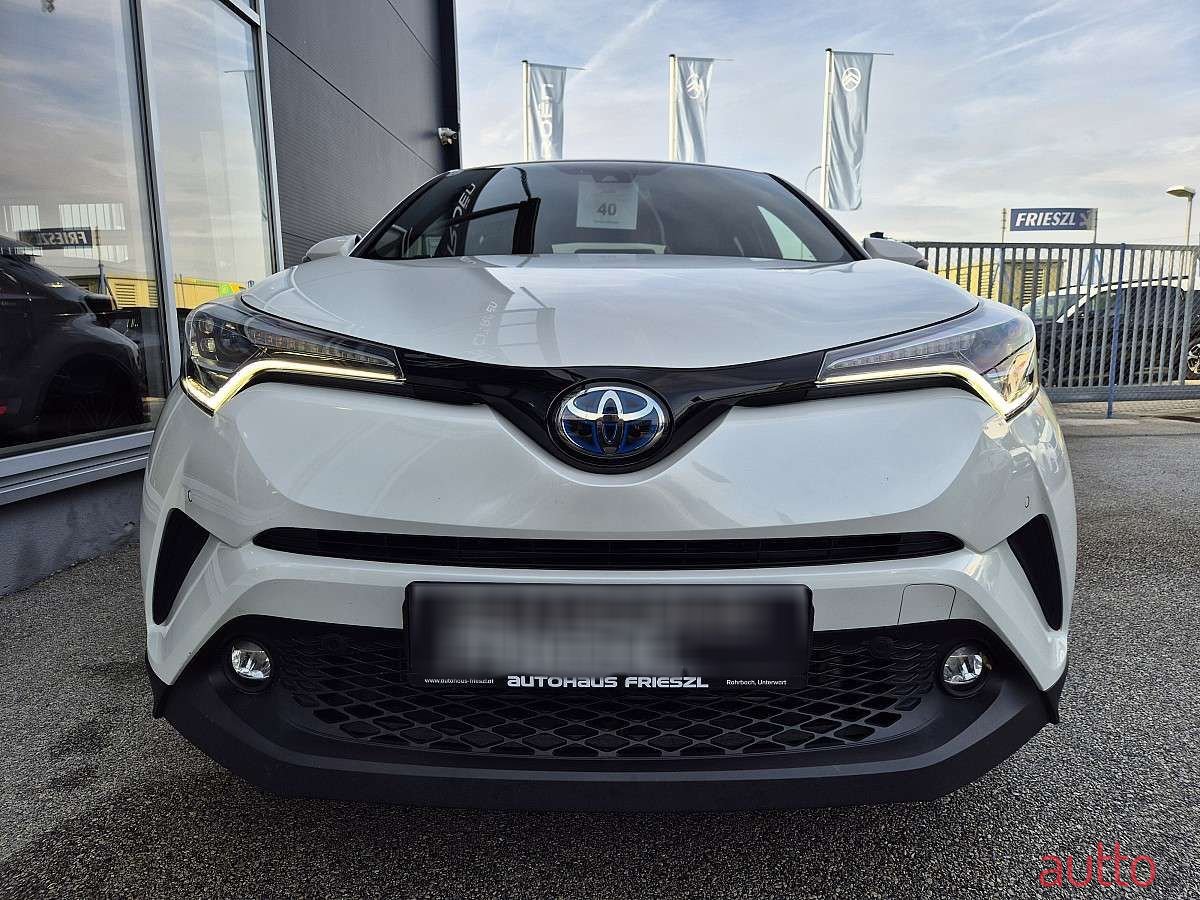 2017' Toyota C-HR photo #2