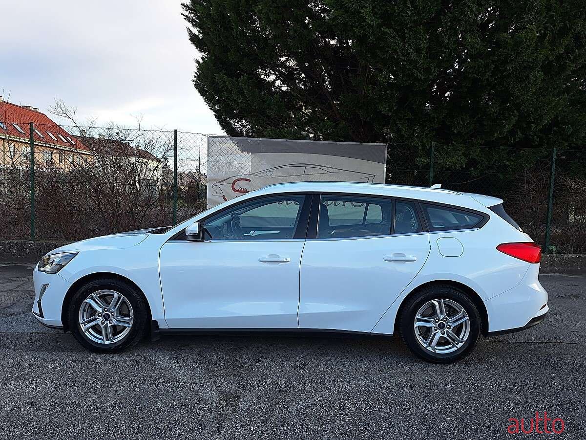 2020' Ford Focus photo #1