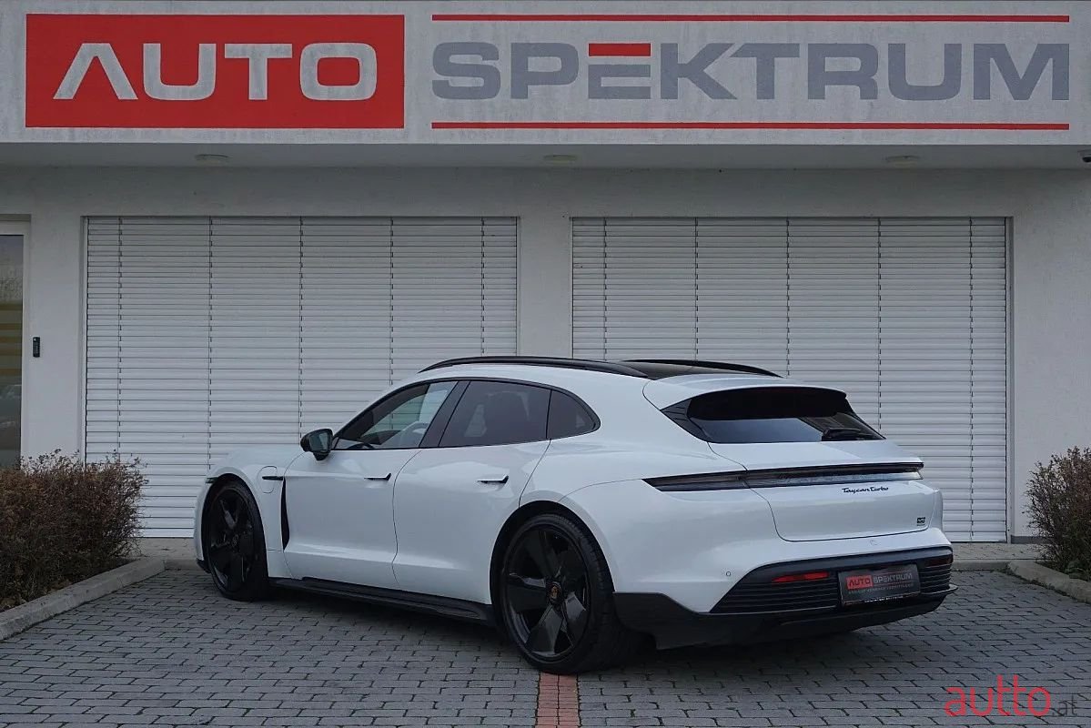 2022' Porsche Taycan photo #3
