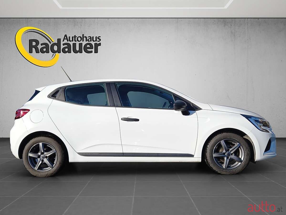 2020' Renault Clio photo #5