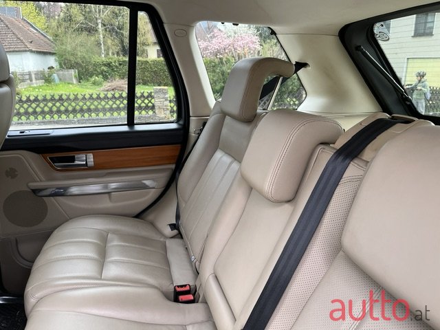 2009' Land Rover Range Rover Sport photo #3