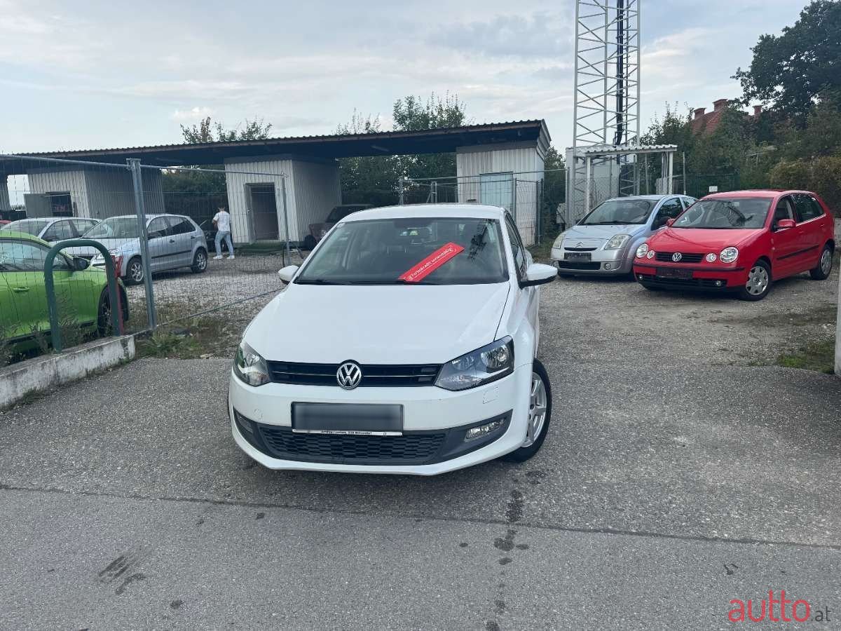 2010' Volkswagen Polo photo #1