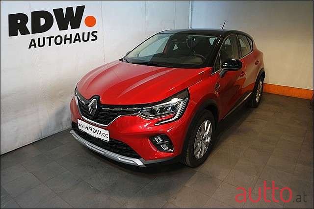 2022' Renault Captur photo #1
