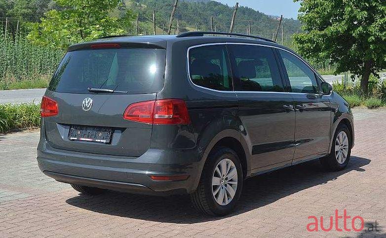 2011' Volkswagen Sharan photo #1
