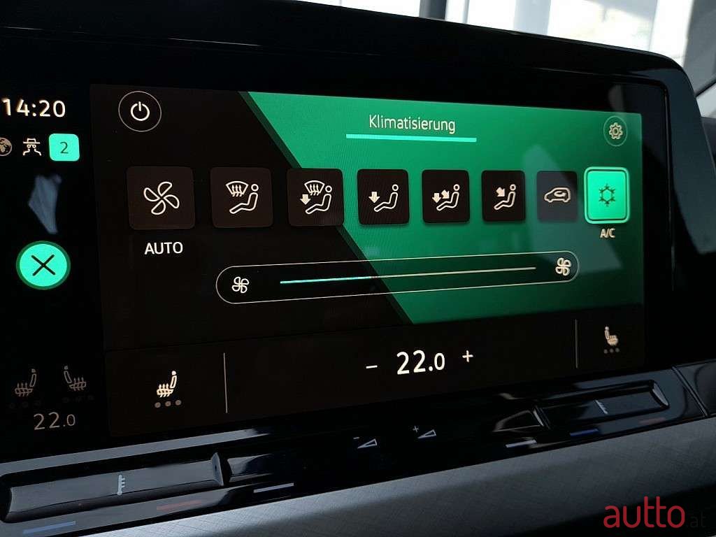 2022' Volkswagen Golf photo #6