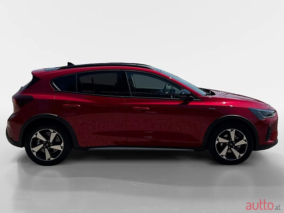 2023' Ford Focus photo #5