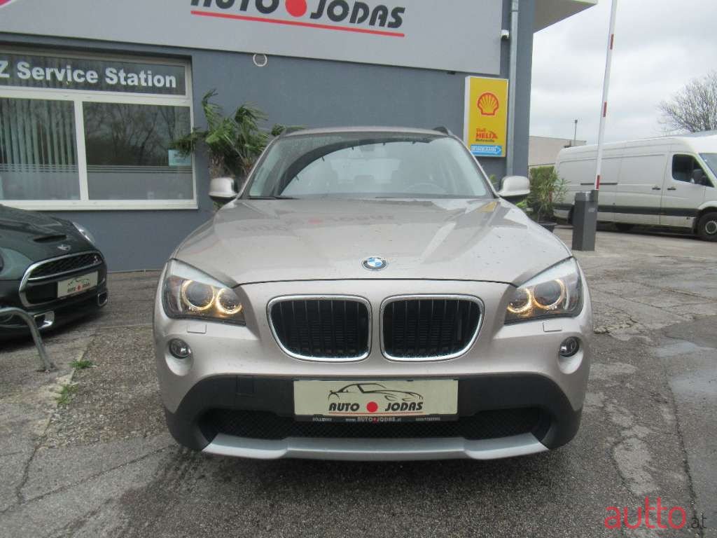 2011' BMW X1 photo #1
