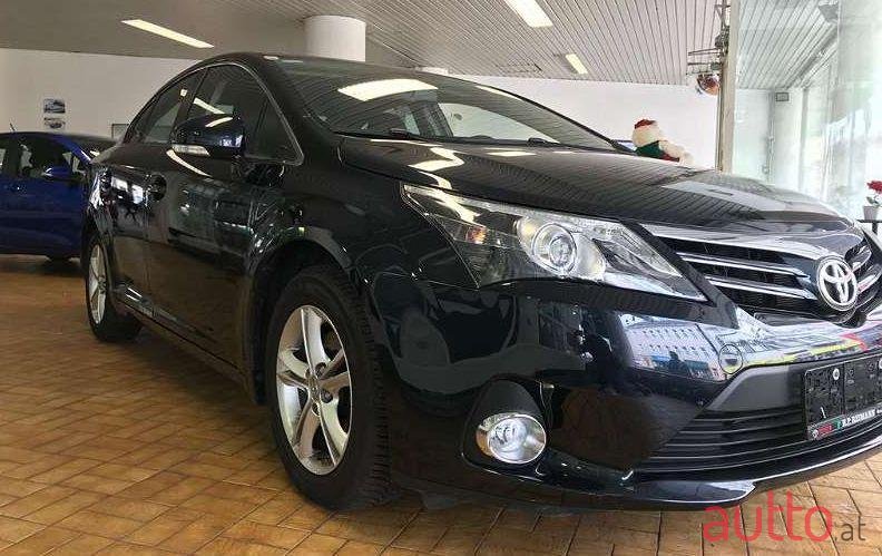 2014' Toyota Avensis photo #3