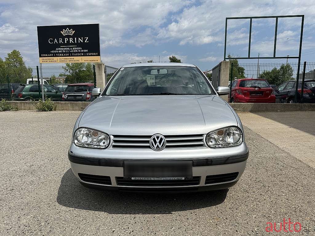 2001' Volkswagen Golf photo #2