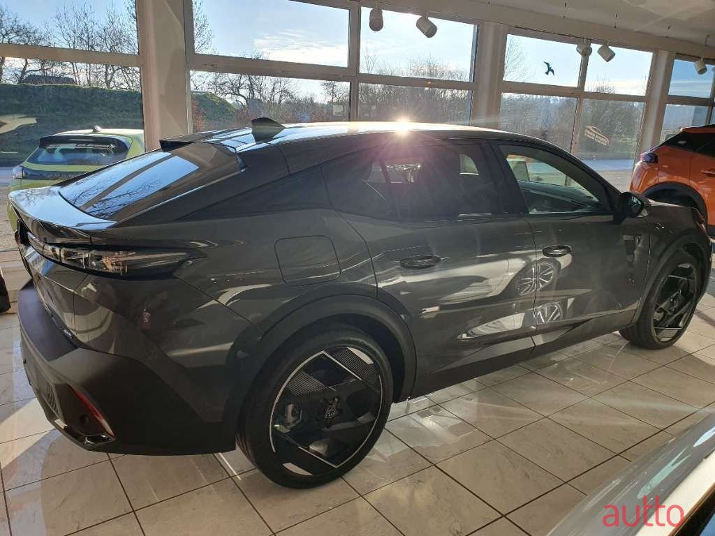 2023' Peugeot 408 photo #2