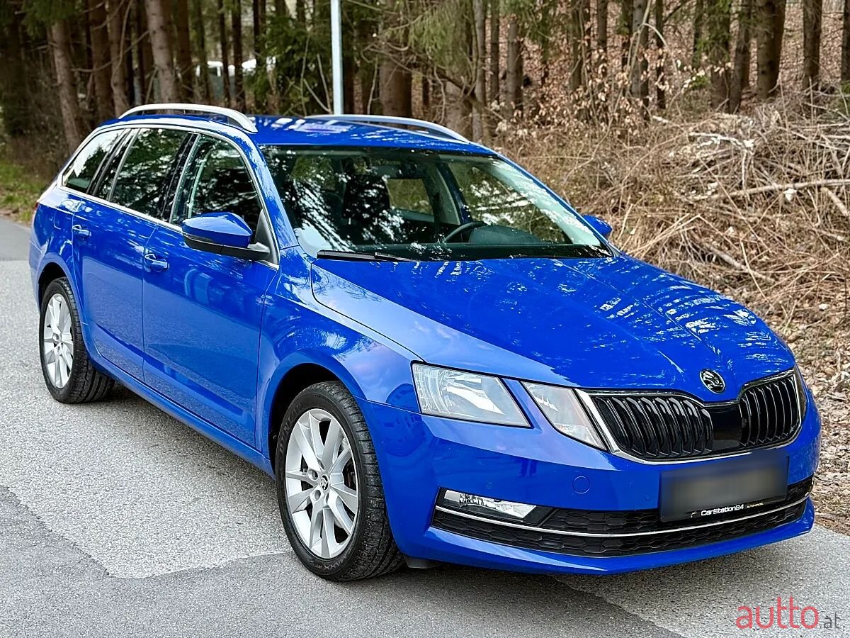 2020' Skoda Octavia photo #3